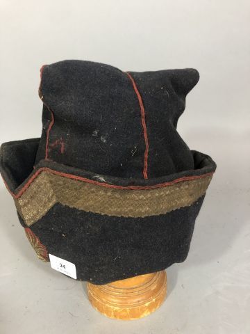 Bonnet de police de type Empire, en drap...