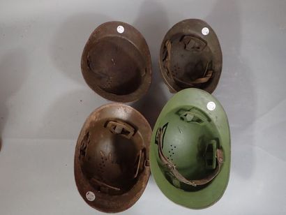 Lot de 4 coques de casque adrian mod 26,...