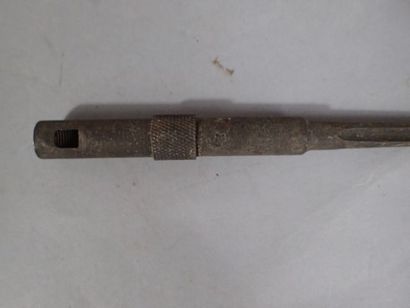 Baïonnette pour fusil MAS 36, à lame cruciforme....