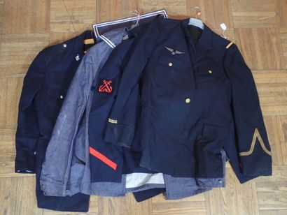 Fort lot d’uniformes français : Armée de...