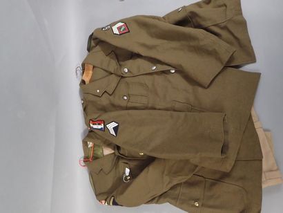 Lot d’uniformes français, tenue de sortie...