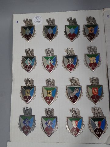 Lot d’insignes du Train, présentés sur 11...