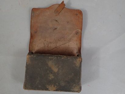 Lot d’une cartouchière avec emblème russe...