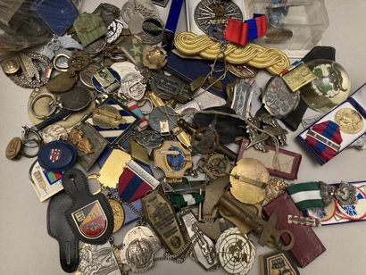 Lot : décorations civiles et militaires,...
