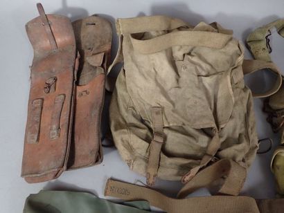 Lot de militaria : musette ANP 31, musette...