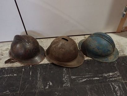 Lot de 4 coques de casques Adrian Mod 15,...