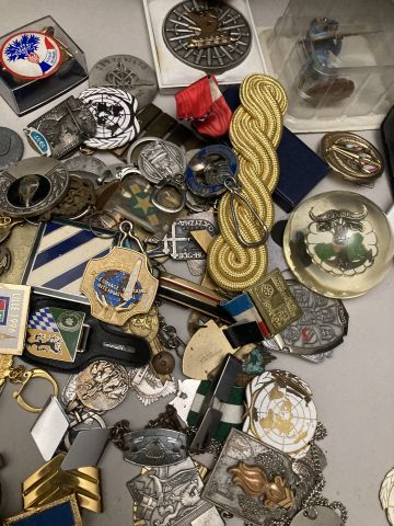 Lot : décorations civiles et militaires,...