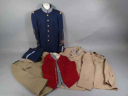 Lot d’uniformes français. Uniforme d’adjudant-chef...