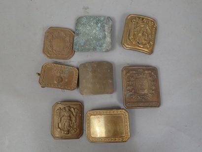 Lot de 8 plateaux de ceinturon en bronze...