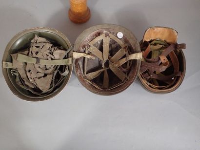 Lot de 2 casques mod 51, complet de leur...