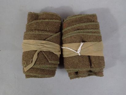 Paire de bandes molletières kaki.