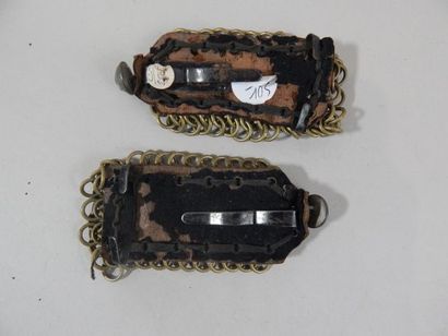 Paire d’épaulettes de Sapeur-Pompier en cuir...