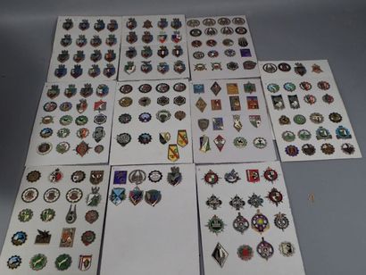Lot d’insignes du Train, présentés sur 11...