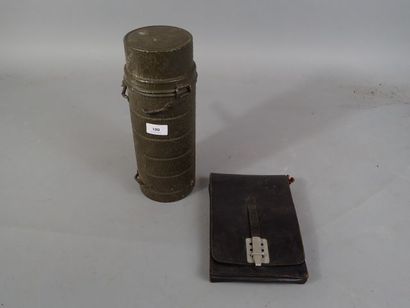 Lot d’un étui de masque à gaz type Bundeswehr...