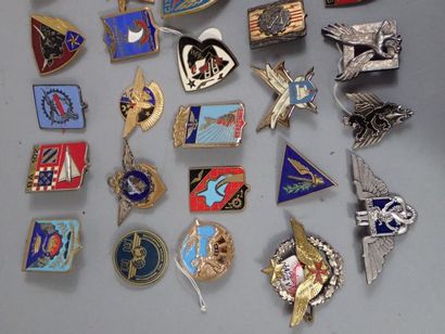 36 insignes de l’Armée de L’Air. Acciden...