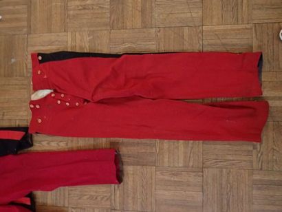 Lot de 4 pantalons ou culotte d’uniforme...