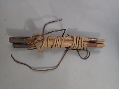 Lot comprenant une paire de sabot, 2 abreuvoirs...