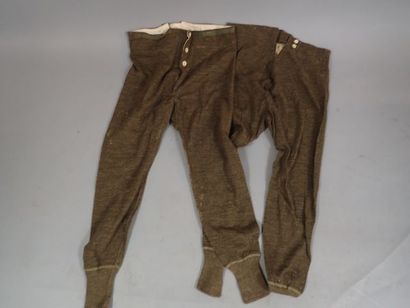 France- Lot d’uniformes : Vareuse de capitaine...