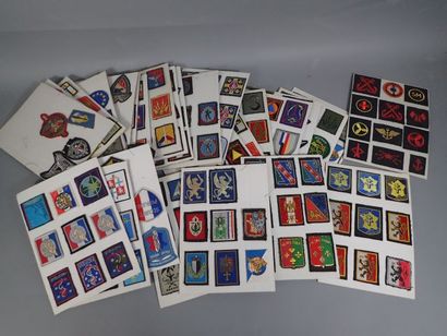 Collection d’insignes d’épaule français :...