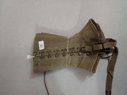 Paire de guêtres françaises en toile verte,...