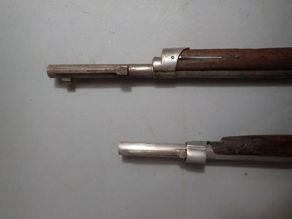 Deux fusils type Chassepot de fabrication...