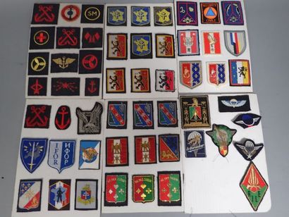 Collection d’insignes d’épaule français :...