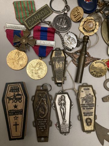 Lot : décorations civiles et militaires,...