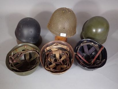Lot de 8 sous casques Français mod 51, dont...