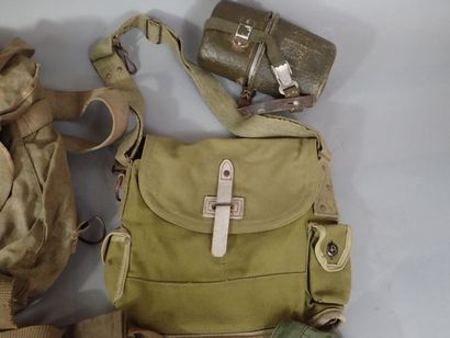 Lot de militaria : musette ANP 31, musette...