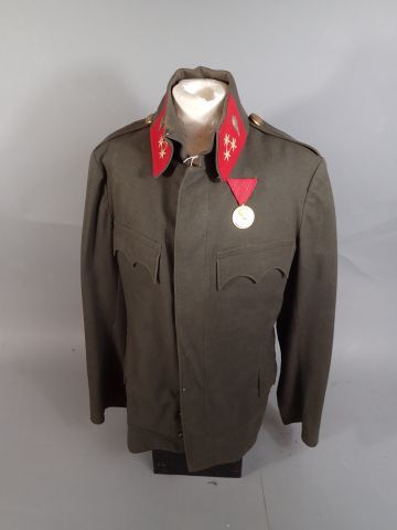 Veste d’officier de l’armée Austro hongroise...