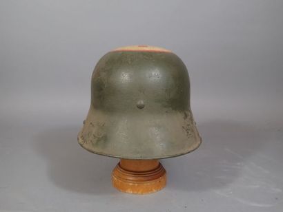 Coque de casque allemand MOD 16, avec insigne...