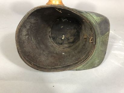 Képi en cuir, à visière carrée, grenade en...