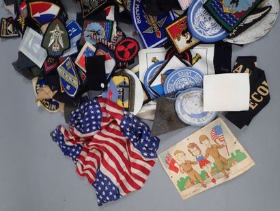 Fort lot d’insignes tissus armée française....