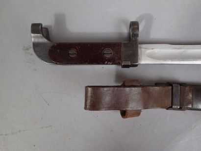 Baïonnette pour AK47-AKM. Poignée à plaquettes...