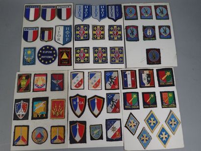 Collection d’insignes d’épaule français :...