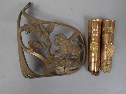 Lot : Deux chappes d’épée en laiton doré...