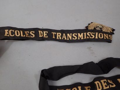 Lot comprenant trois bandes de bachis français...