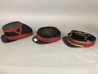 Ensemble de 3 képis pour la reconstitution,...