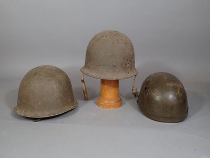 Lot de 2 casques mod 51, complet de leur...