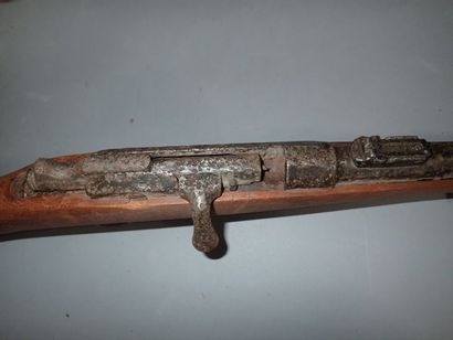 Lot : une épave de fusil Lebel 1886 remis...