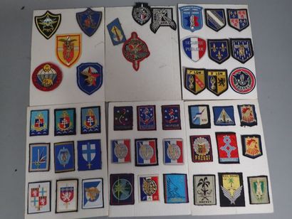 Collection d’insignes d’épaule français :...