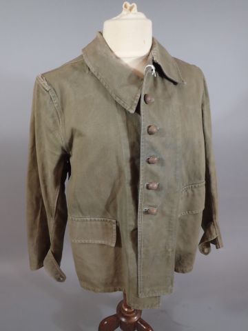 France- Lot d’uniformes : Vareuse de capitaine...