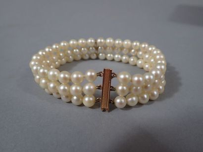 Bracelet à 3 rangs de cultures blanches alternés...