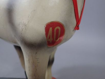 Ensemble de jouet divers dont un cheval en...