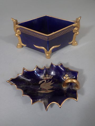 Lot de pièces en porcelaine composé d'une...