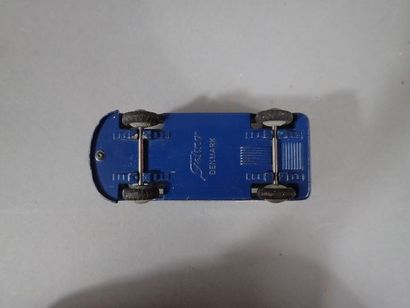 *DINKY TOYS et fabricants divers. 10 véhicules...