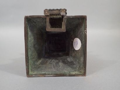 Petit temple asiatique en bronze (H: 17,5cm,...