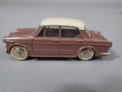 * DINKY TOYS France Ref 531. Fiat 120 Grande...