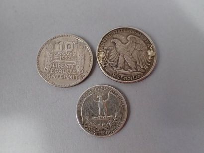 Lot de pièces en argent : 
- FRANCE. 10 francs...