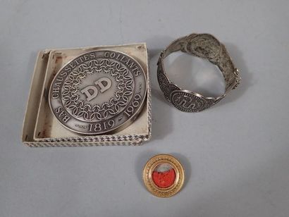 * Bracelet manchette en métal. Travail d'Afrique...